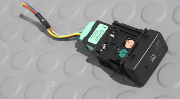 Suzuki Vitara (LY) Fog light switch PRZYCISK3727057L00 3727057L00