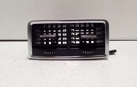 Audi Q7 4L Rear air vent grill 4L0819203K