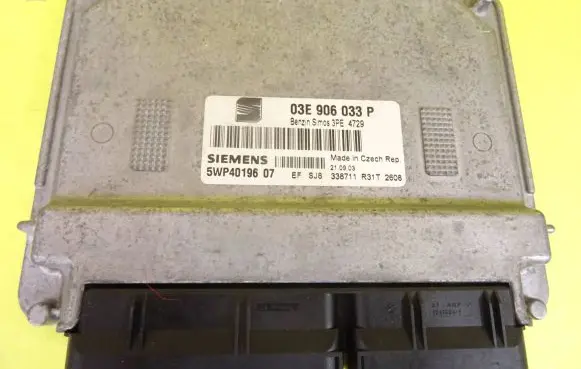 Seat Ibiza III (6L) Engine control unit/module 03E906033P