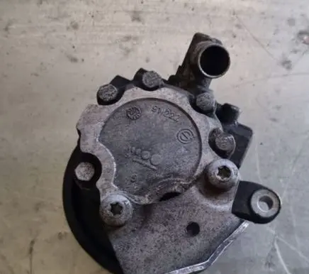 Mercedes-Benz Sprinter W906 Power steering pump 91222