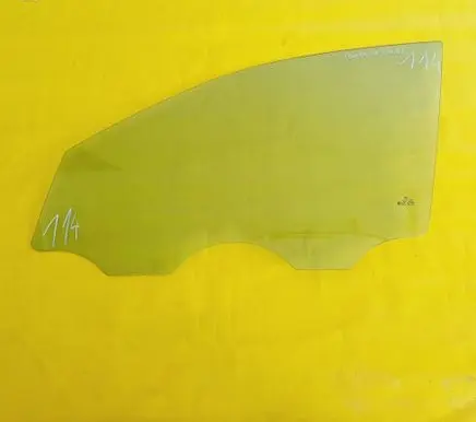 Volkswagen Polo IV 9N3 Front door window glass four-door