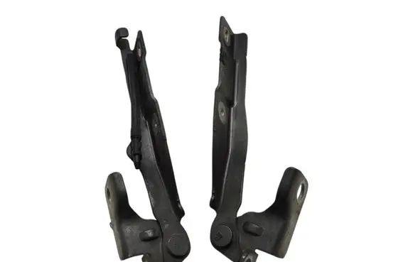 Engine bonnet/hood hinges