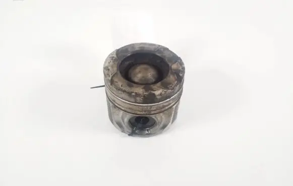 Piston with connecting rod