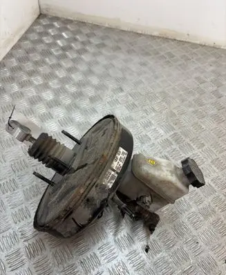 Hyundai i30 Brake booster 585001H200 591101H200 201010200561