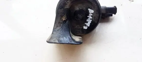 Nissan Primera Horn signal E9011157