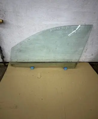 Mitsubishi Outlander Front door window glass four-door
