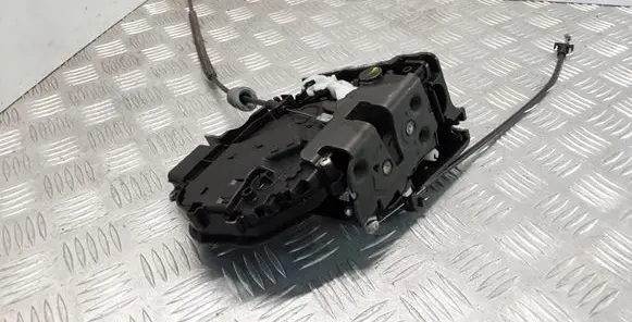 Volvo V50 Front door lock 30699790