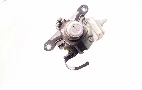 Audi A4 S4 B5 8D Tailgate exterior lock 8D0862055