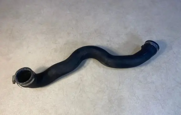 BMW 7 E23 Engine coolant pipe/hose 11531268749