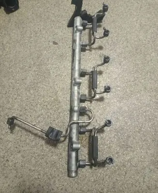 BMW 5 E39 Fuel main line pipe 0445216002 000693