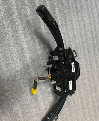 Volvo XC60 Wiper turn signal indicator stalk/switch 31313811