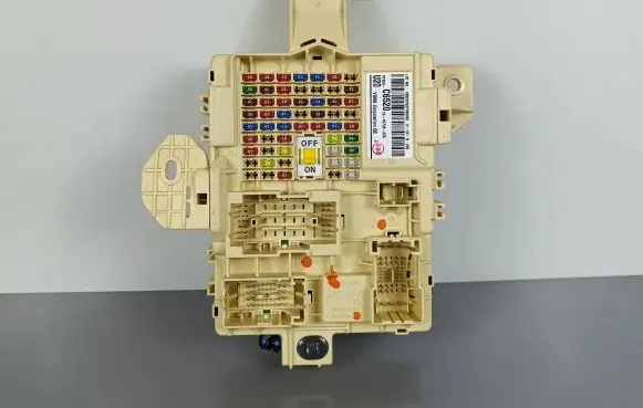 KIA Sorento Fuse module 91950C6520