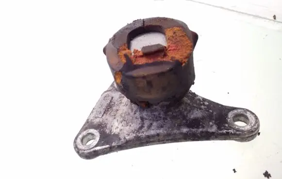 Audi A4 S4 B7 8E 8H Engine mounting bracket 8E0199343