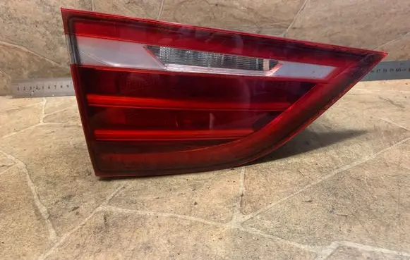 Tailgate rear/tail lights