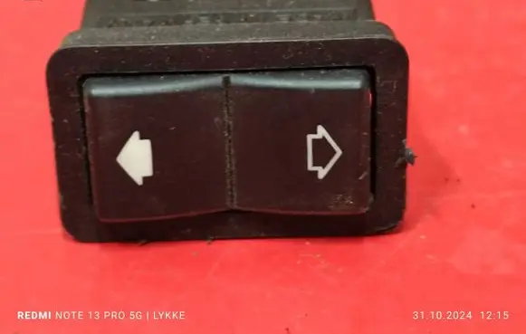 BMW 5 E39 Quarter vent window switch 8368974