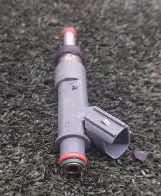 Toyota Prius (XW50) Fuel injector 2325037080 2500627