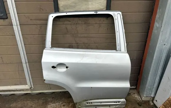 Volkswagen Tiguan Rear door 5N0833312A