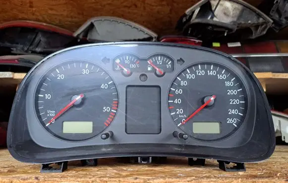 Volkswagen Golf IV Speedometer (instrument cluster) 1J0920805G 0263628003