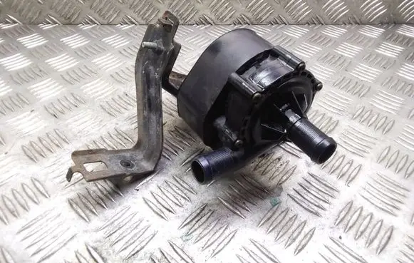 Nissan Leaf I (ZE0) Electric auxiliary coolant/water pump