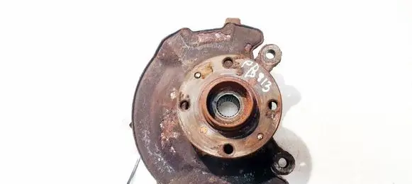 Suzuki Swift I Front wheel hub