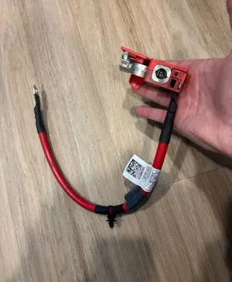 BMW 4 G22 G23 G24 G26 Positive cable (battery) 8796155 10304410 8796154