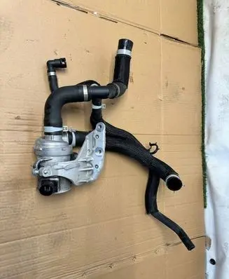 Ford Kuga III Water pump LX6E8501BA