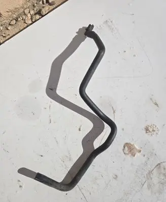 Engine coolant pipe/hose