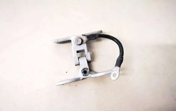 BMW X5 E53 Tailgate/trunk/boot hinge 8247667