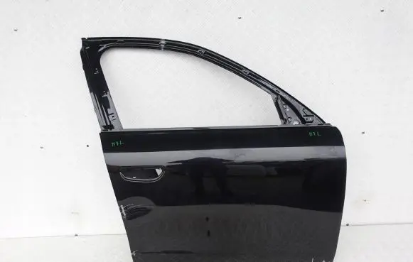 Maserati Grecale Front door