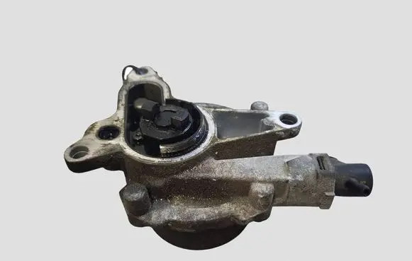 Renault Trafic III (X82) Vacuum pump