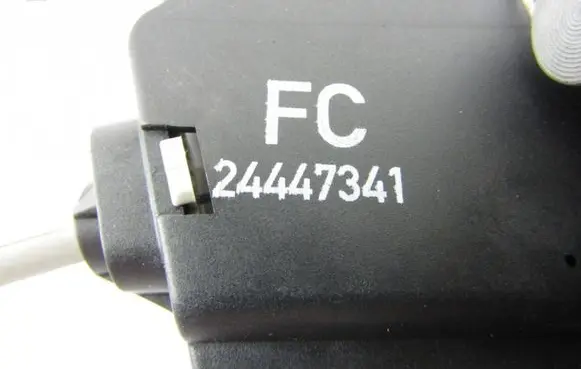Opel Signum Front door lock 24447341