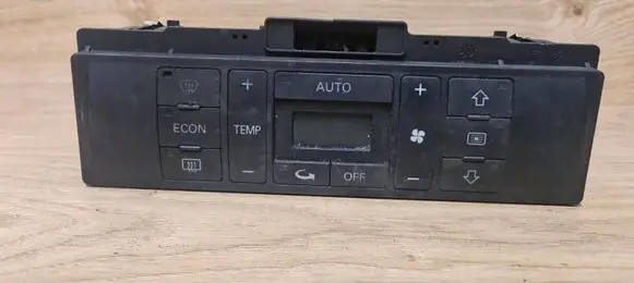 Audi A4 S4 B5 8D Climate control unit 8D0820043M