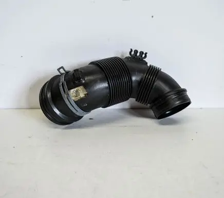 Audi A3 S3 8V Air intake hose/pipe 5Q0129654E