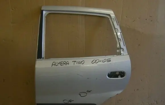 Nissan Almera Tino Rear door