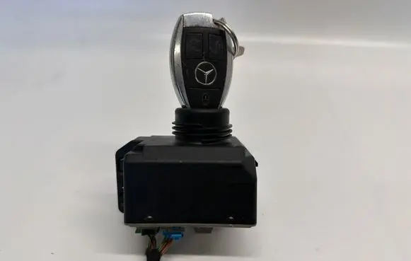 Mercedes-Benz E W212 Ignition lock A2125450108 00466921 9004669211406103
