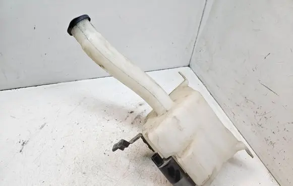 Ford Ranger Windshield washer fluid reservoir/tank AB3917613AC