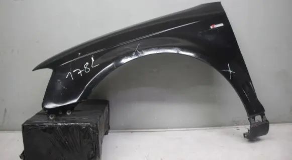 Audi A3 S3 8P Fender mounting bracket LEWY