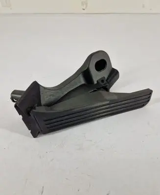 Volkswagen Touran II Accelerator throttle pedal 1T1721503J