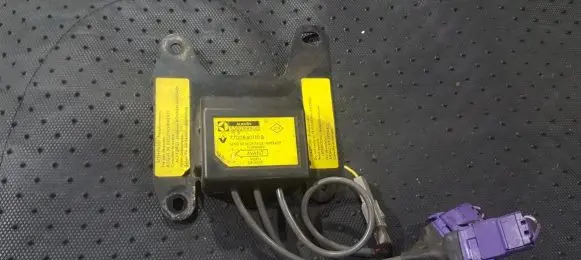 Renault Laguna I Airbag control unit/module 550288900 7700840110B
