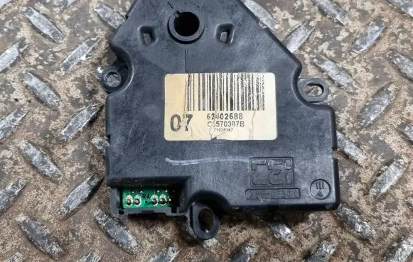 Cadillac Escalade Air flap motor/actuator 52402588