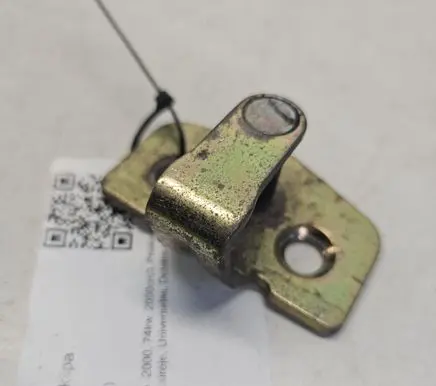 Opel Astra G Front door lock loop/hook striker 