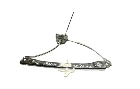 Rear door manual window regulator