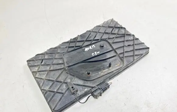 Toyota Auris 150 Battery tray 7443105080
