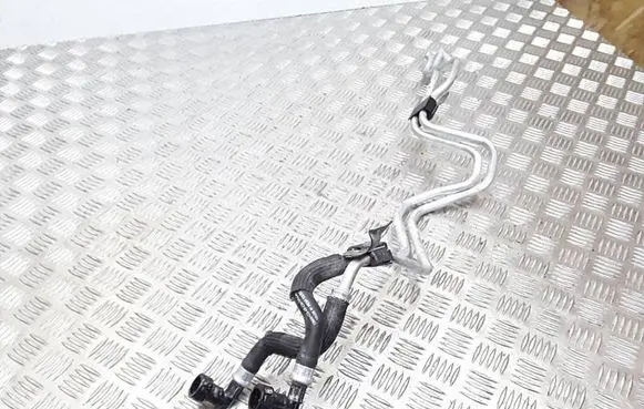 Jaguar F-Pace Gearbox oil cooler pipe/hose M8A27R081BC