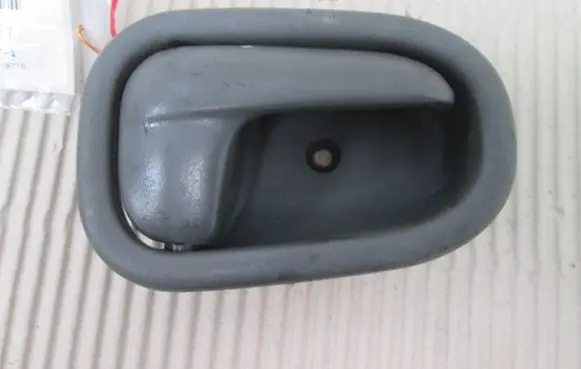 KIA Sportage Front door interior handle