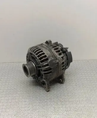 Nissan Juke I F15 Generator/alternator F00MA45237 BR14M1