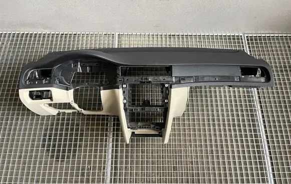 Skoda Superb B6 (3T) Dashboard 3T1857007B 3T0880204