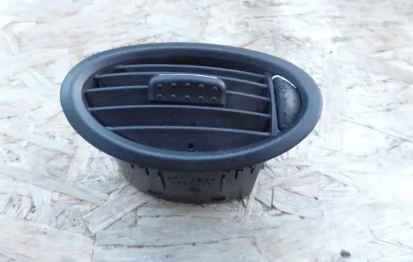 Dashboard side air vent grill/cover trim