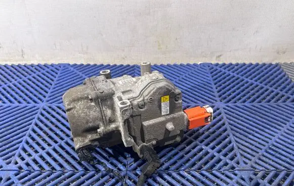 Toyota Auris E180 Air conditioning (A/C) compressor (pump) ES14C 0422001330 8B00666