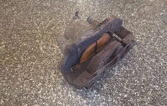 Mazda 3 I Front brake caliper